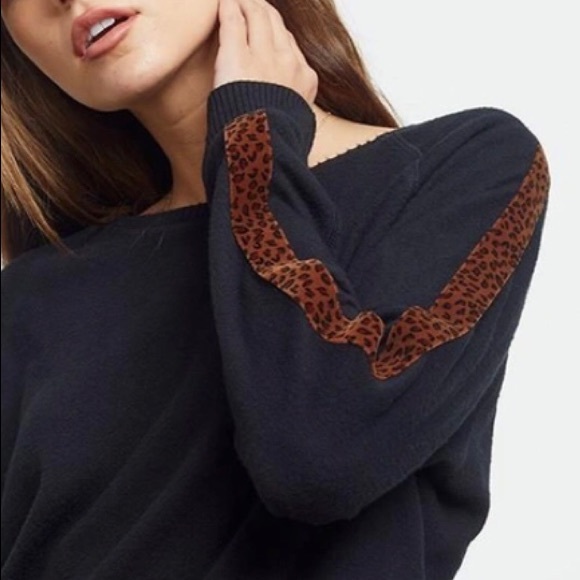 Beautiful, Cozy Rails sweatshirt 💕 - Picture 3 of 7